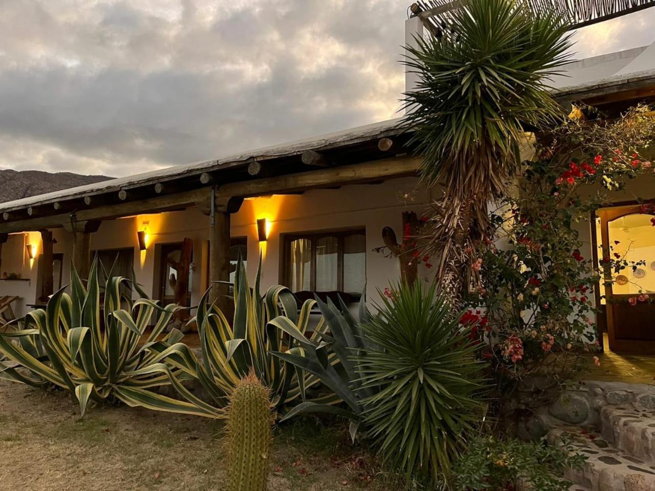 Hotel Texas Cafayate Exteriér fotografie